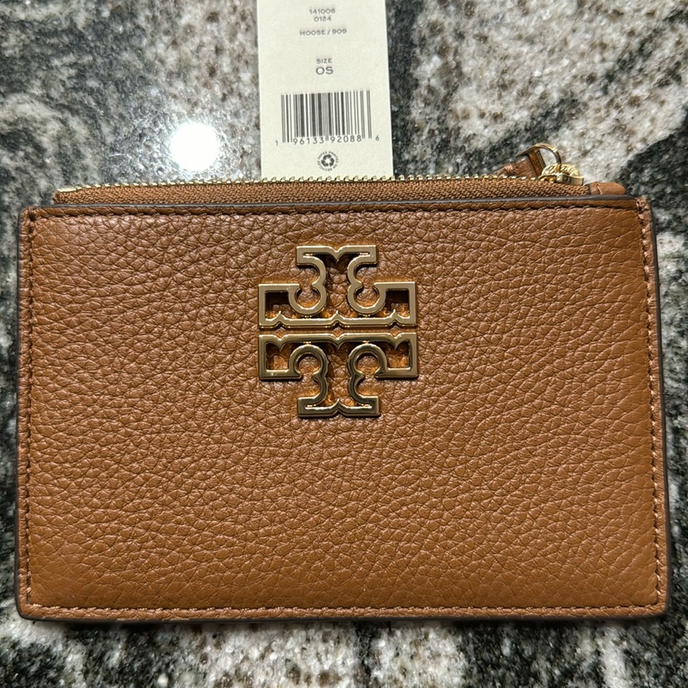 NWT Tory Burch Britten zip card case in brown
